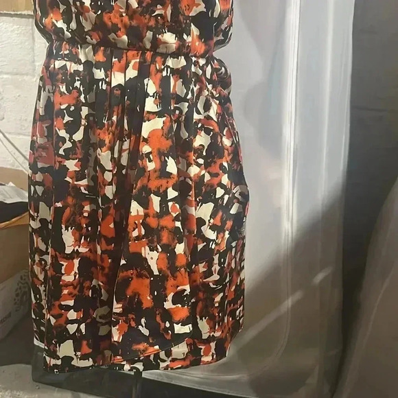 Banana Republic Satiny Dress,  One shoulder, Size 4 - Picture 4 of 6